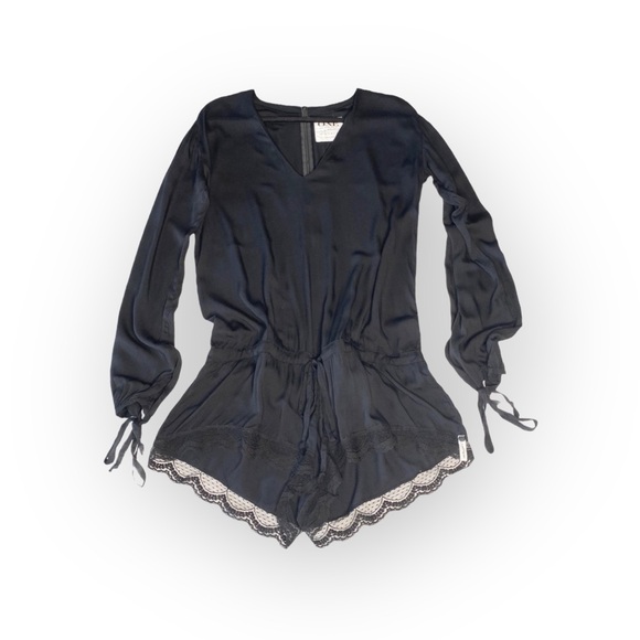 new One Teaspoon ☻︎ Priscilla Edgy Lace Short Romper Shorts Jumpsuit ☻ Black XS - Picture 10 of 17